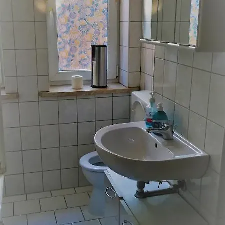 Monteurwohnung Spartan Am Hegebach Self Check-in * Oelsnitz (Erzgebirge)